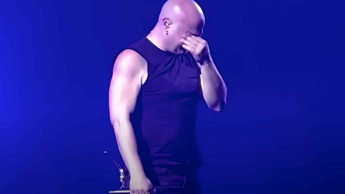 El Cantante De Disturbed Se Largó A Llorar En Pleno Concierto Y Contó