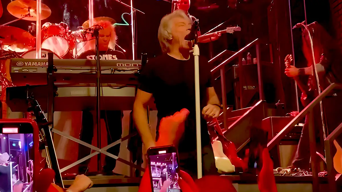 Jon Bon Jovi volvió a cantar en vivo y sorprendió a todos